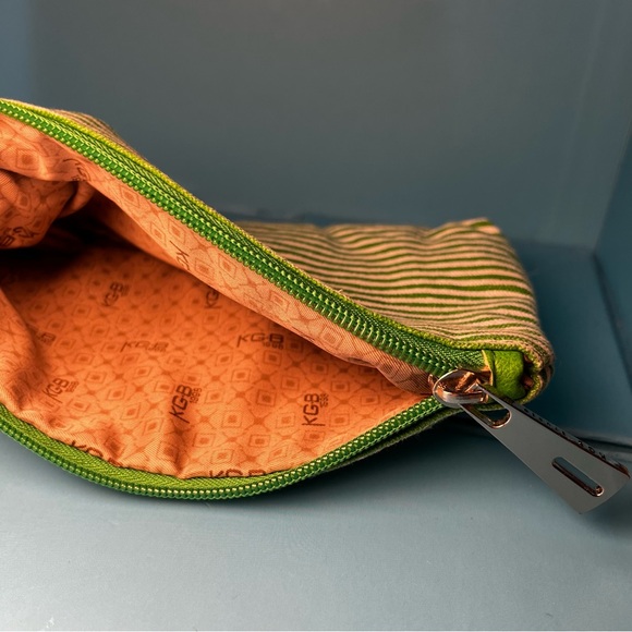 ⭐️ KGB Cosmetic Bag - Picture 4 of 4
